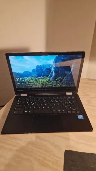 Portátil Táctil Medion E2221T Negro