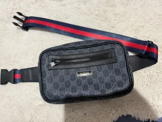 Riñonera Gucci GG Supreme Negra