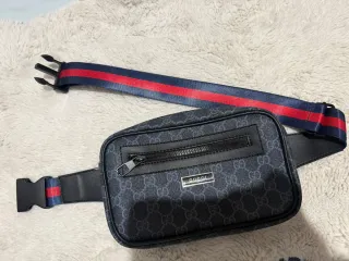 Riñonera Gucci GG Supreme Negra