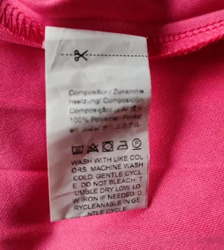 Vestido rosa con flores y cinturón