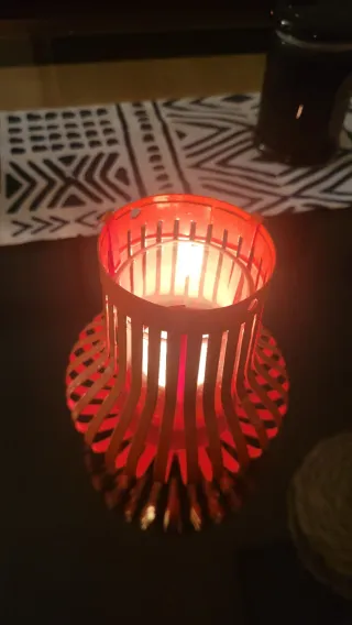 Lámpara naranja de cristal y metal