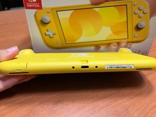 Nintendo Switch Lite Amarilla