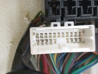 CAJA RELES / FUSIBLES SUBARU XV (2)