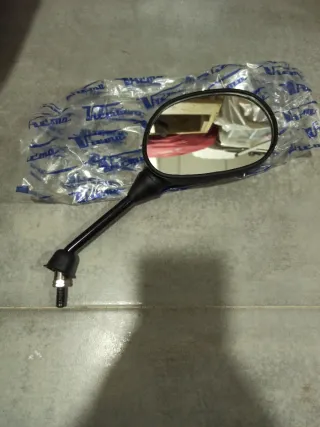 Retrovisor moto, derecho.