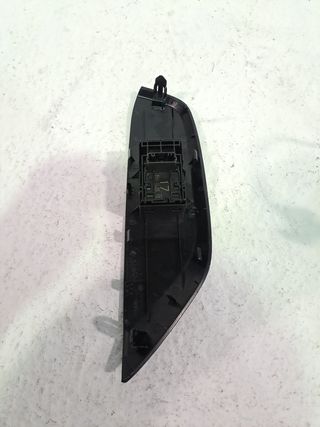 MANDO ELEVALUNAS DELANTERO DERECHO TOYOTA YARIS (2)