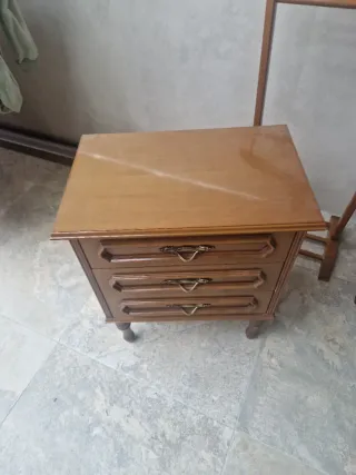 Conjunto Cómoda, Mesita Noche, Galán y Espejo