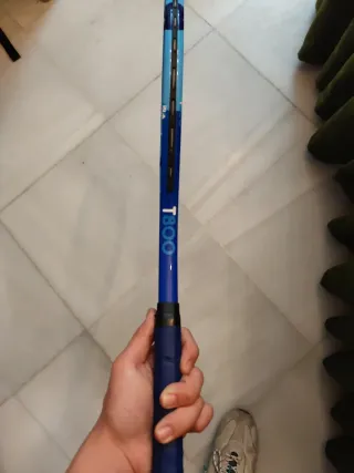 Raqueta de tenis azul