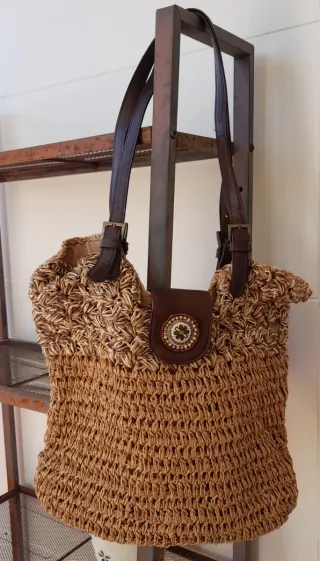 Bolso de rafia y cuero