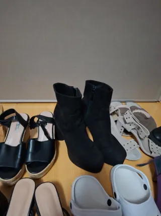 Lote de zapatos variados
