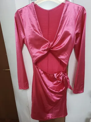 Abito Fuxia con cut out
