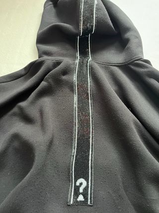 Chaqueta Guess Negra con Cremallera