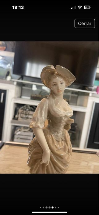 Figura de porcelana mujer con sombrero