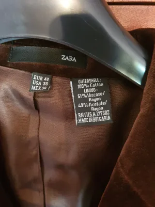 Chaqueta terciopelo marrón, corte juvenil ceñido