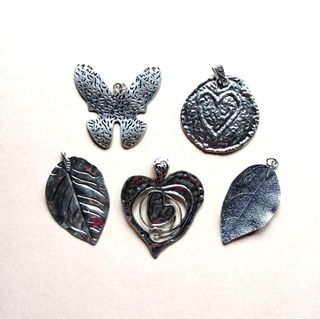 5 Pingentes Metal Prateado