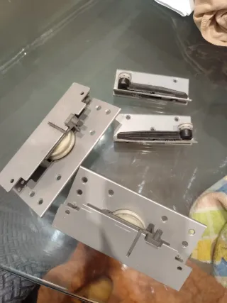 Ruedas para puerta corredera