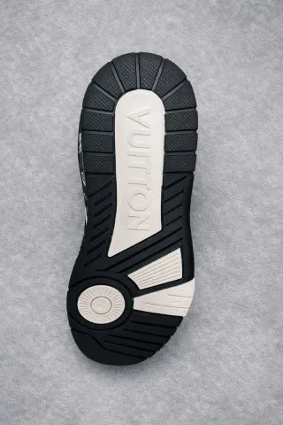 Louis Vuitton Zapatillas Blancas y Negras