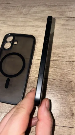 Funda iPhone 16 Negra + Protector Pantalla