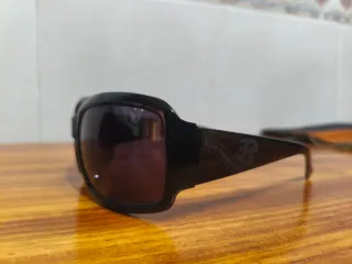 Gafas de sol negras