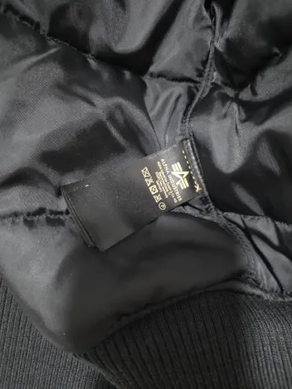 Chaqueta Alpha Industries Negra con Capucha