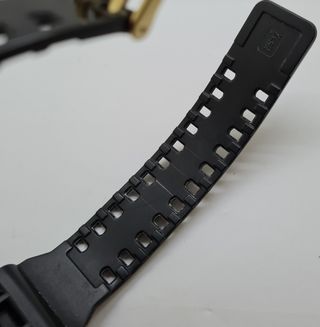 Reloj Casio G-Shock GA-140GB Negro Dorado