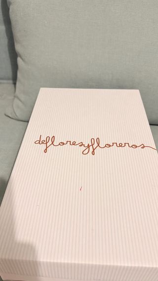 Zapatos de Flores y Flores Talla 38. NUEVOS.