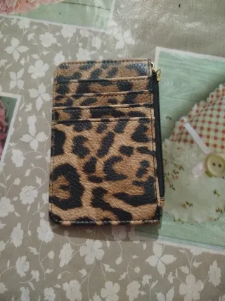 Monedero estampado leopardo