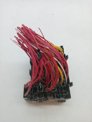 CAJA RELES / FUSIBLES RENAULT MEGANE IV GRANDTOUR