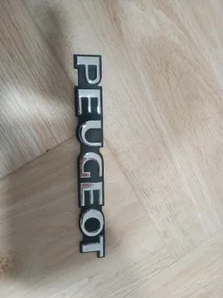 Emblemas de coche varios