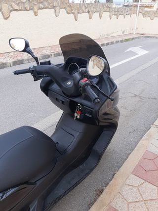 Yamaha Majesty 400 Maxi Scooter  año 2007