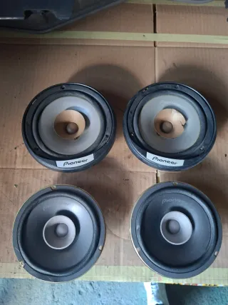 Altavoces Pioneer (4 unidades)