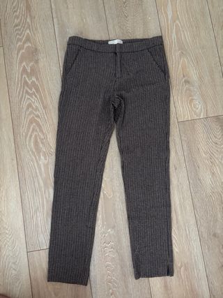 Pantalones de cuadros marrones y grises