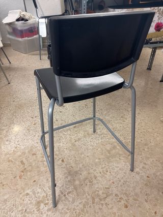 4 Taburetes Altos Metal y Plástico