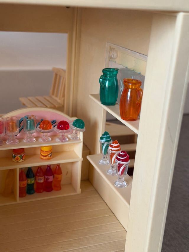 Sylvanian Families Applewood Department Store