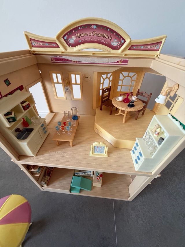 Sylvanian Families Applewood Department Store