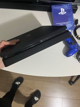 PS4 Slim 500GB Negra + Mando Azul