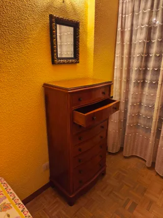 Cómoda de madera