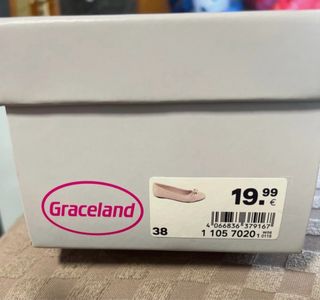 Manoletinas Graceland Beige con Cadena Dorada