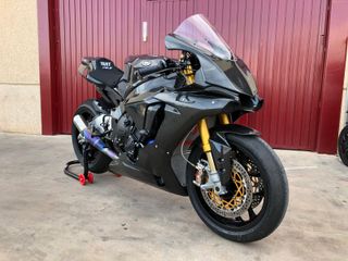 Yamaha R1-M Circuito/Calle