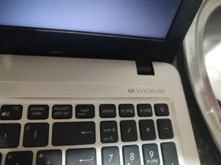 Portátil Asus Sonicmaster