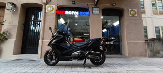 Kymco AK 550 ABS Maxi Scooter