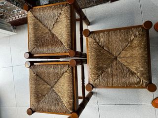 Mesa extensible y 3 taburetes