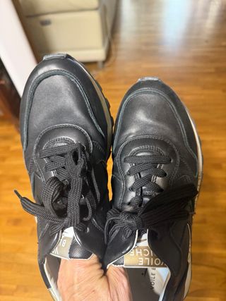 Zapatillas Voile Blanche Negras y Doradas