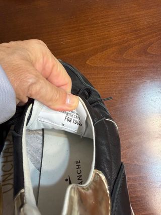 Zapatillas Voile Blanche Negras y Doradas