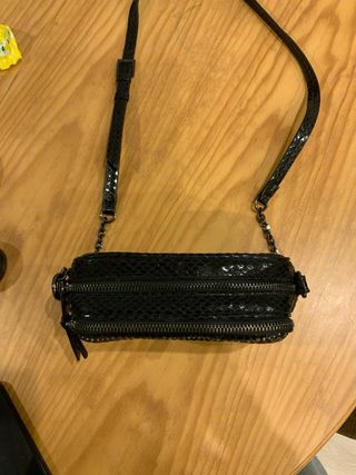 Bolso negro tachuelas