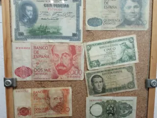 Billetes antiguos españoles de varias cantidades