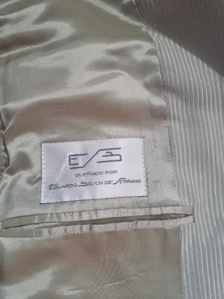 Traje de Novio Beige y Dorado
