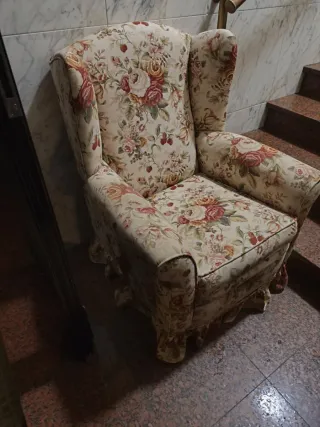 Butaca floral beige y rosa