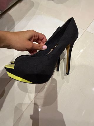 Zapatos tacón terciopelo negro y amarillo T39