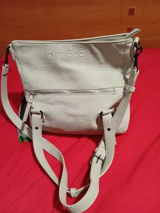 Bolso bandolera beige con detalles multicolor