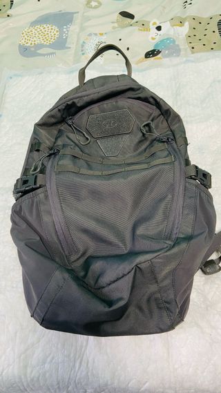 Mochila de montaña negra